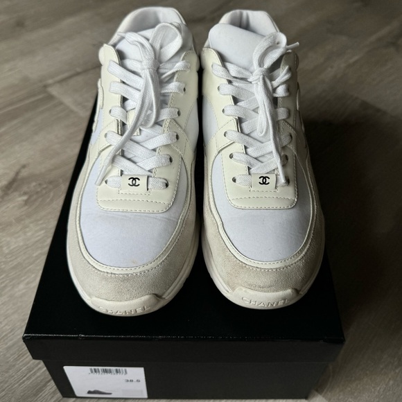 CHANEL RUNNERS - WHITE CLASSICS - Picture 9 of 15